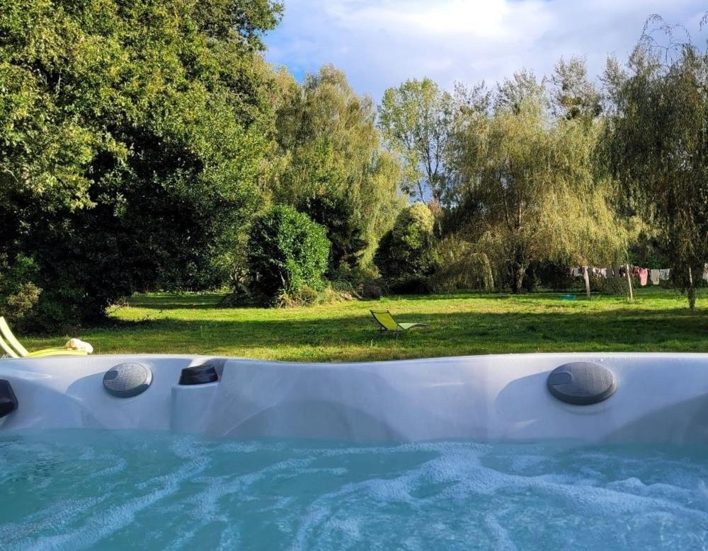 Le Domaine Des Sources Bed and Breakfast Landévant Εξωτερικό φωτογραφία